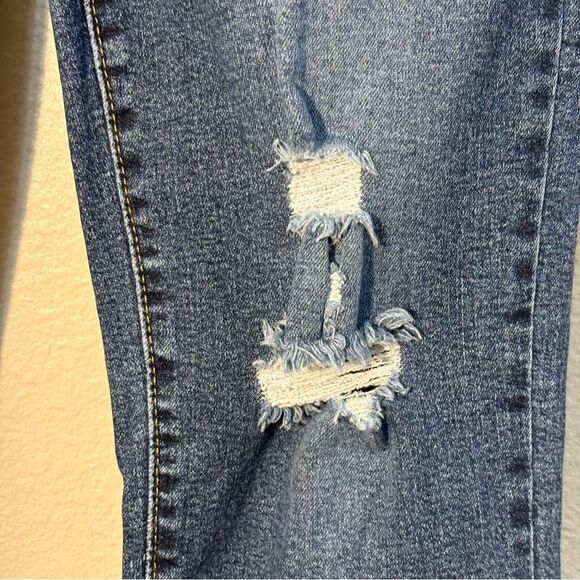 Denizen from Levi's Dark Blue Mid Rise Boyfriend Distressed Crop Jeans Women 2. - Picture 6 of 15